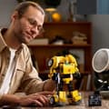 Miniatyrbild 5 av 6: LEGO® Icons 10338 Transformers Bumblebee - Vuxen robotfigur - Fordon