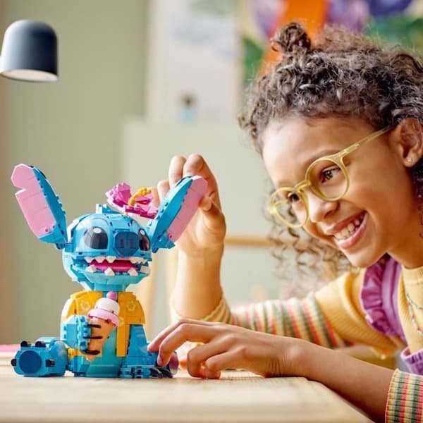 LEGO | Disney 43249 Stitch, Børnebyggesæt, Isvaffel og Figur