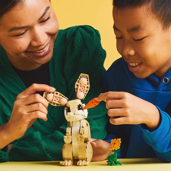 LEGO Creator 31162 3-i-1 Den söta kaninen - Byggset för flickor från 8 år