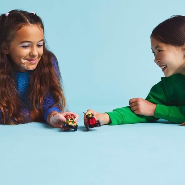 LEGO City 60458 Racerbilsbyggsats: Pizzabil mot brandbil
