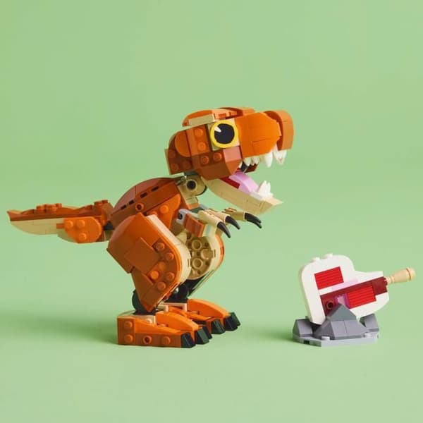 LEGO Jurassic World 76967 Lilla Ätaren: Den kvinnliga T-rexen - Byggspel för barn från 7 år