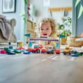 Pikkukuva 5 / 6: LEGO DUPLO My Town 10445 F1-tallin kilpa-autot ja kuljettajat - Leluja 2-vuotiaille