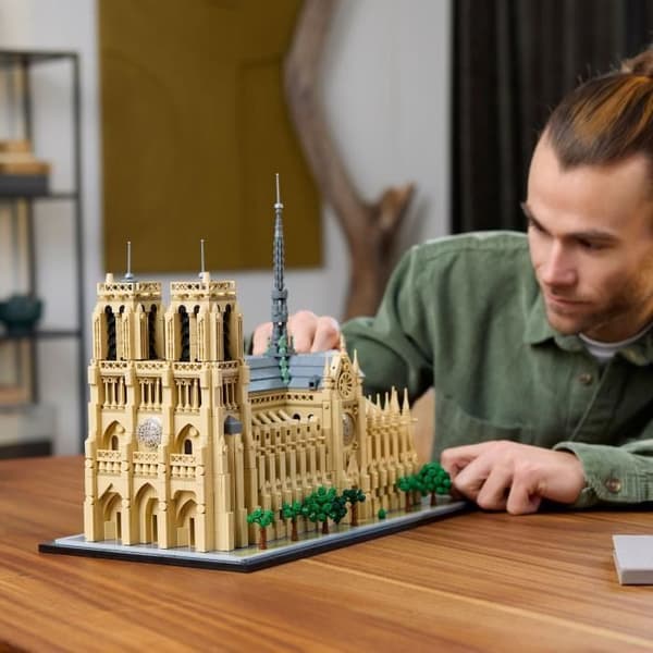 LEGO Architecture 21061 Notre-Dame de Paris - Rakennussarja aikuisille