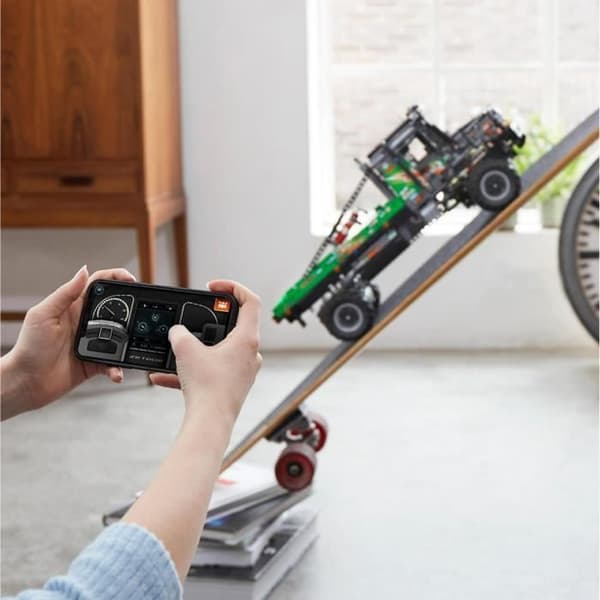 LEGO Technic Mercedes-Benz Zetros 4x4 Testlastbil 42129 - Appkontroll