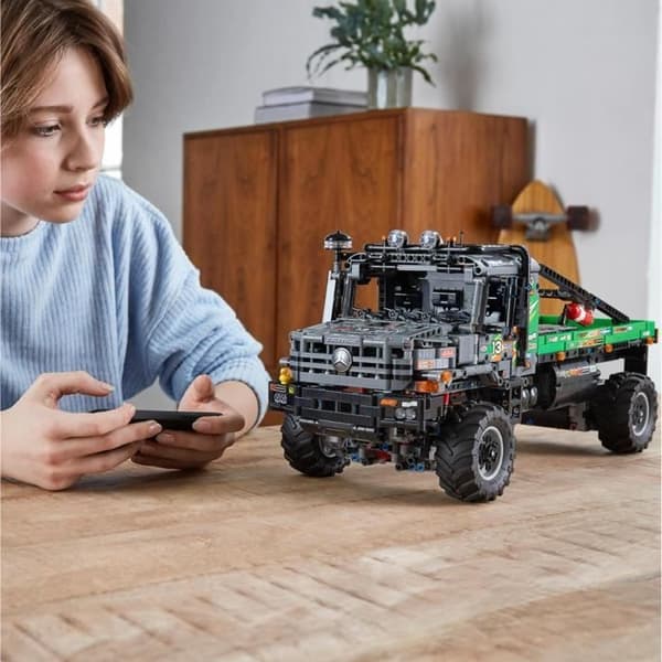 LEGO Technic Mercedes-Benz Zetros 4x4 Testlastbil 42129 - Appkontroll