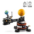 Miniatyrbild 2 av 6: LEGO Technic 42179 Planeten Jorden och Månen i Omloppsbana, Leksaker, Solsystemtema