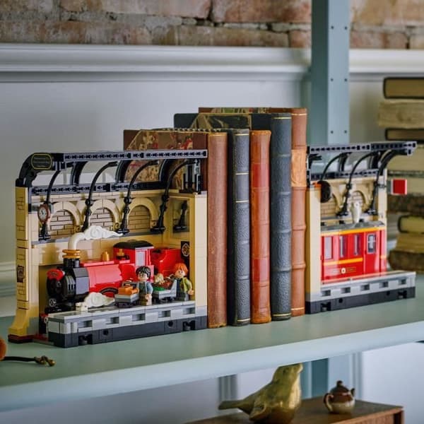 LEGO Harry Potter 76450 Bokhylla: Hogwarts Express - Spel för pojkar från 10 år