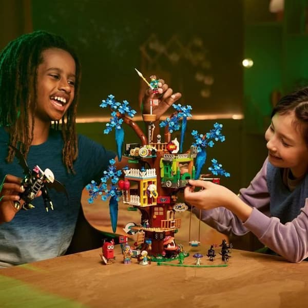 LEGO® DREAMZzz 71461 Fantastisk Treehouse-leksak med Mateo och Izzie minifigurer