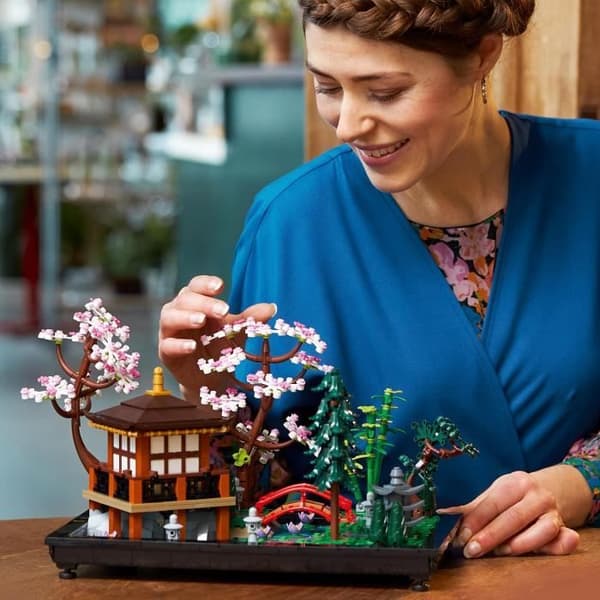 LEGO Icons 10315 Rauhallinen puutarha, zen-kasvitieteellinen puutarhanhoitosetti aikuisille, lahja naisille, miehille