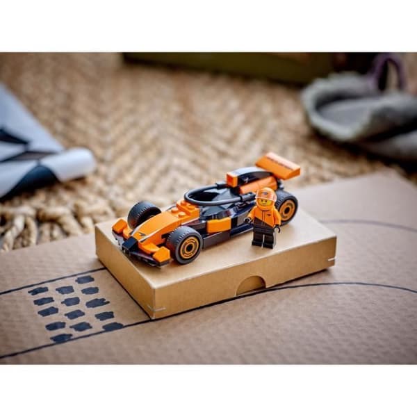 LEGO City 60442 McLaren racerbil med F1-förare - Leksak för pojkar från 6 år