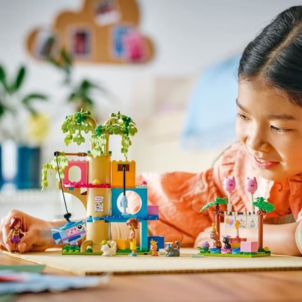 LEGO Friends 42666 Födelsedagskalas och klösträd - Spel för flickor från 6 år