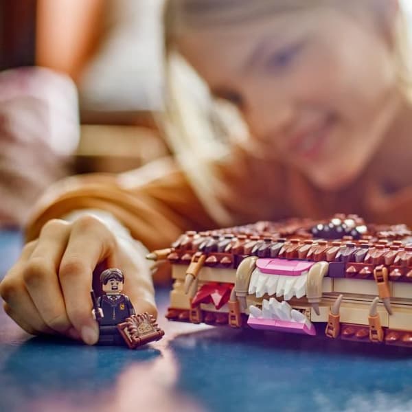 LEGO Harry Potter 76449 Det Monstruösa Monstrets Bok - Leksak För Pojkar Från 9 År