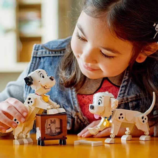 LEGO Disney 43271 Lucky och Penny, valparna från 101 Dalmatinerna - Spel för flickor från 6 år