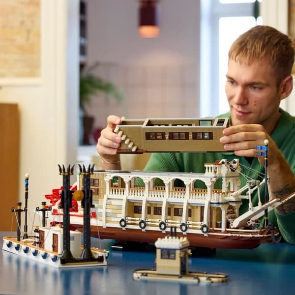 LEGO Ideas 21356 Ångbåt på Mississippifloden - Byggset för vuxna