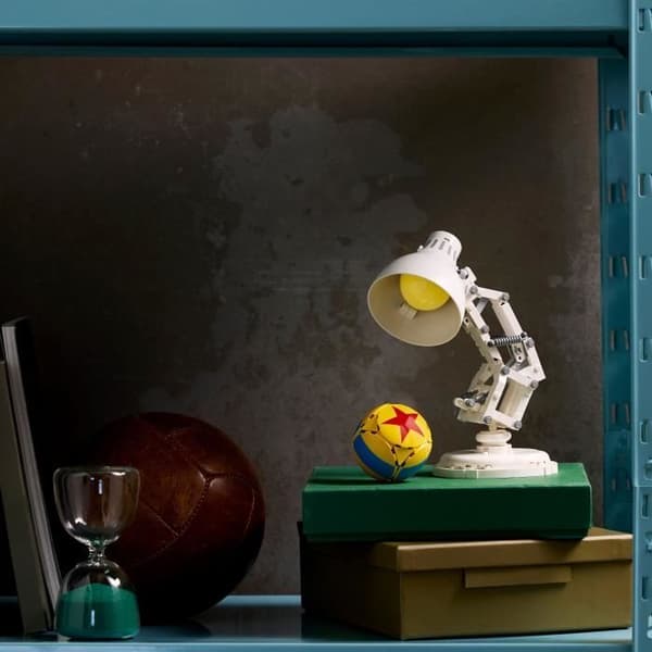 LEGO Ideas 21357 Disney Pixar Luxo Jr. - Samlarbyggset för vuxna - Dekoration