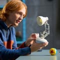 Miniatyrbillede 5 af 6: LEGO Ideas 21357 Disney Pixar Luxo Jr. - Samlarbyggset för vuxna - Dekoration