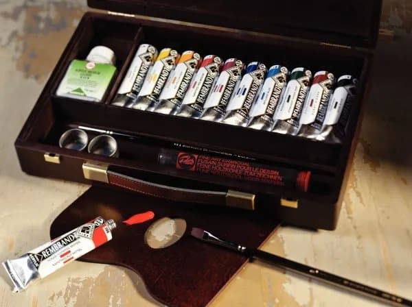Rembrandt Acrylic colour wooden box set Traditional | 10 x + accessories