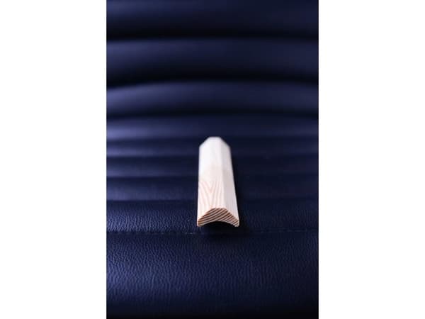 Ospecificerad_V Invändigt hörn 15X30x2700mm Furu
