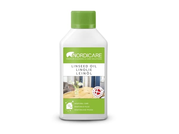 Nordicare LINSEED OIL is a vegetable oil for treatment and maintenance of all solid wood. The oil leaves a 100% biological surface and underlines the