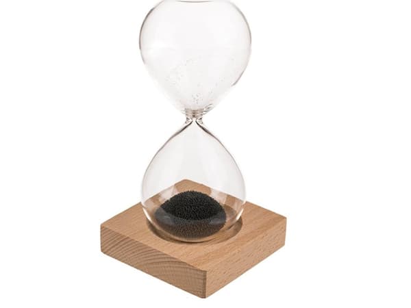 Tiimalasi Magneettisella Hiekalla - 16 cm