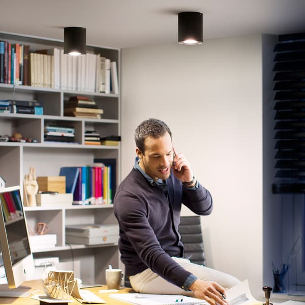 Philips Hue WA Pillar Enkel Spot Utvidelse 5W Sort