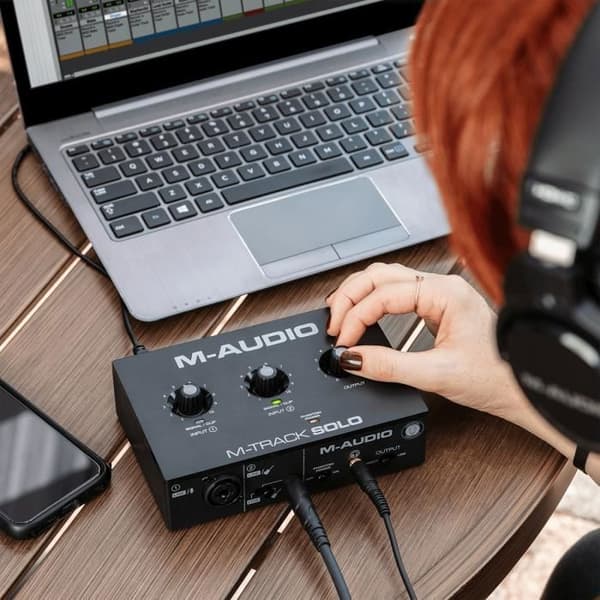 M-AUDIO MTRACK-SOLO - 2-kanals ljudkort 1 combo-ingång + instrument-/linjejackingång