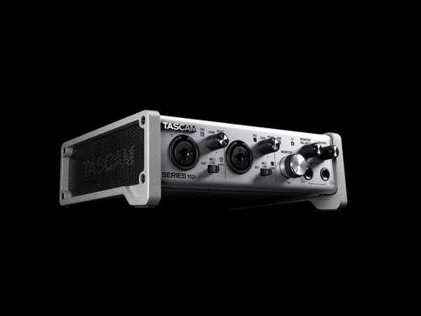 Tascam SERIES 102i 2 kanavaa 20 - 40000 Hz Hopea