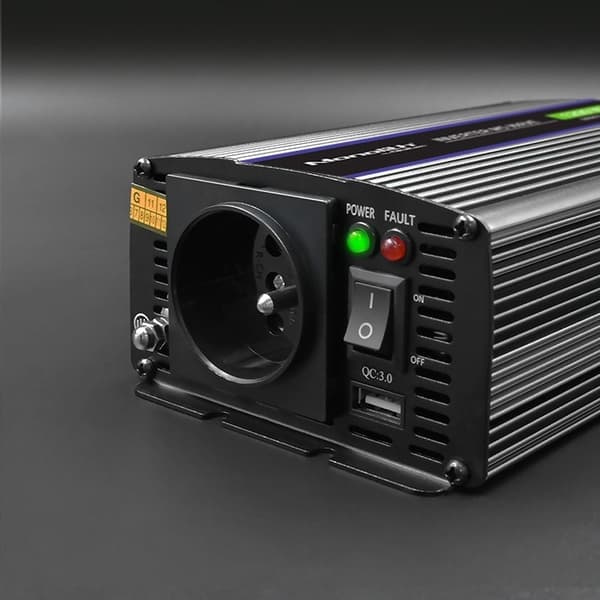 Qoltec Monolith -virtalähde/invertteri Auto/Sisäkäyttöön 600 W Musta