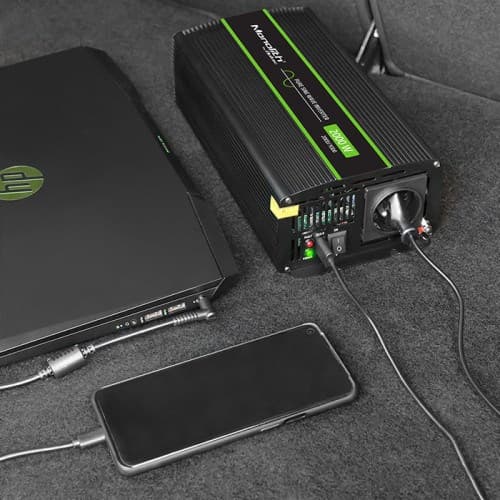 Qoltec Monolith nätadapter/växelriktare Auto 2000 W Svart