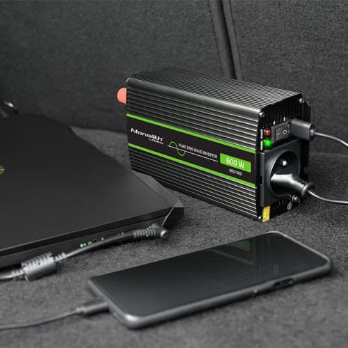 Qoltec Monolith strømadapter/inverter Auto 600 W Sort