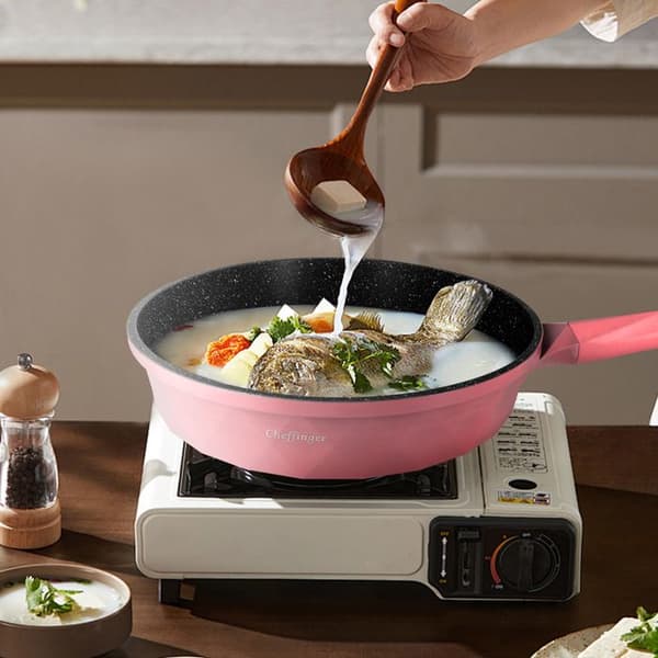 Köksset 10 Delar 3 Grytor/2 Stekpannor/1 Kastrull Diamantmönster Cheffinger Rosa