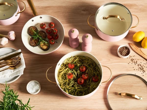 7-delt Grytesett Pastellrosa Aluminium Keramisk Belegg Non-Stick 3 Kasseroller med Lokk 1 Stekepanne