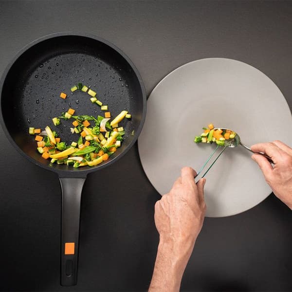 BRA Effektiv Set med 3 stekpannor i pressad aluminium Teflon Platinum Plus non-stick-beläggning 18/22/26 cm - A271240