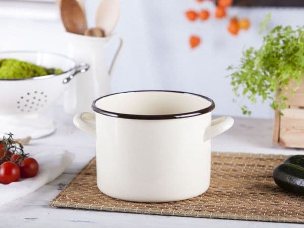 Silesia Rybnik Emalipannu kaasulle ja induktiolle Creme 3,3 l