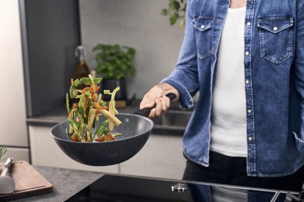 ZWILLING Terreno Plus Ceramic Wok, 28 cm, Aluminium, Titanium forstærket keramisk non-stick-belægning