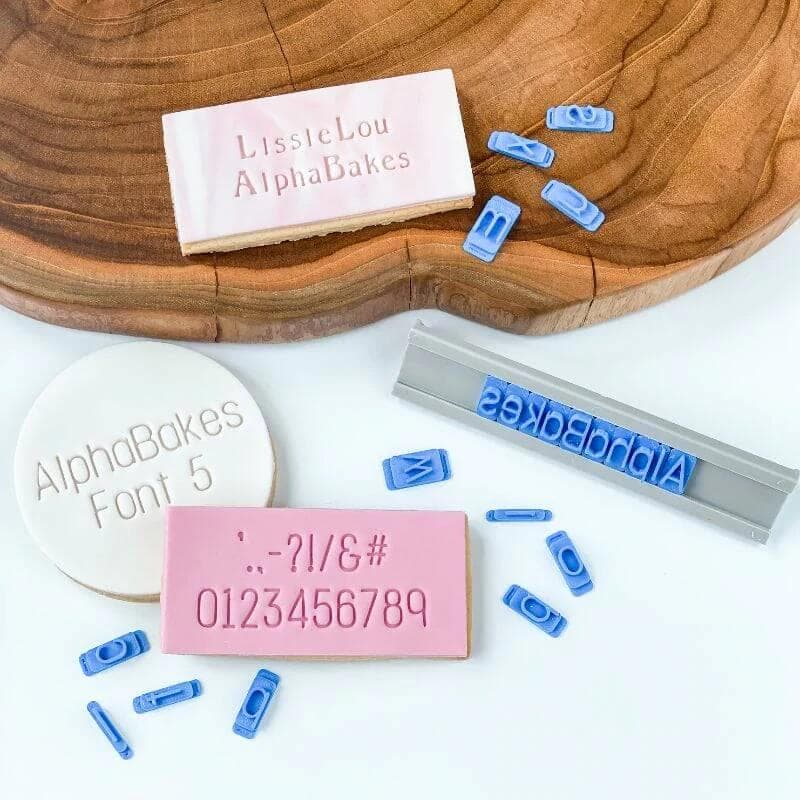 AlphaBakes Font5 Medium Numbers & Symbols Cookie Stämplar