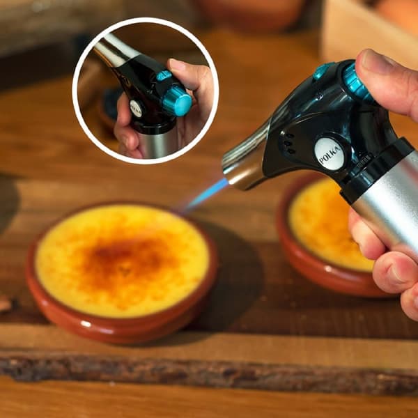Cecotec Polka Flame-Cook 1000 Steel refillable kitchen torch with flame regulator that reaches up to 1300 degrees. Easy storage and brush, spatula an