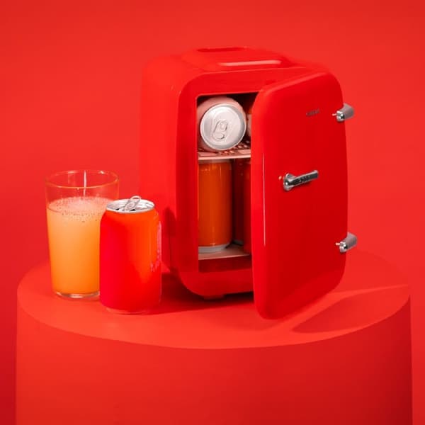 Cecotec MiniCooling Habana Red 4 L mini fridge, 12 V-220 V operation, car and caravan compatible, cooling and heating function, temperature range 7-6