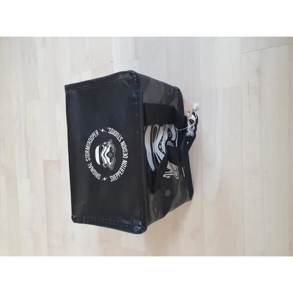Shepperton Design Studios RPET den ursprungliga stormtrooper Puckator plastisolerad matkasse - svart/vit - 16x21x14 cm