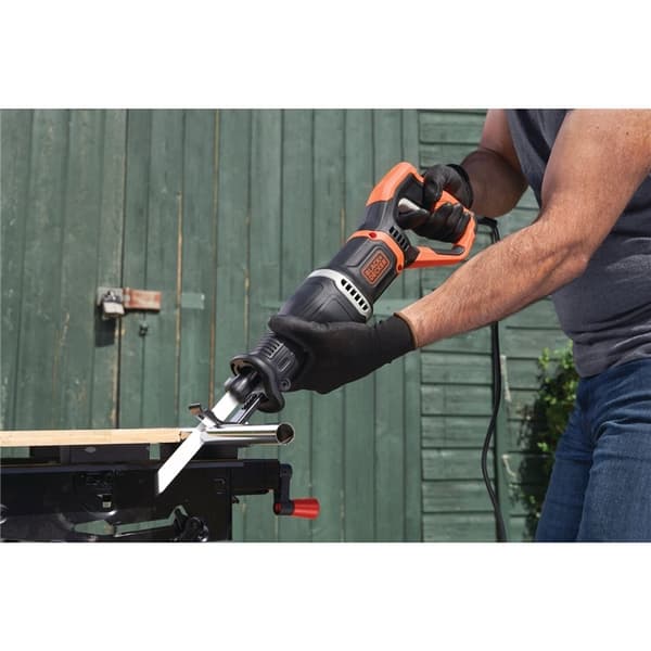 Black & Decker Tiger-/Svärdsåg 750W grenhålla