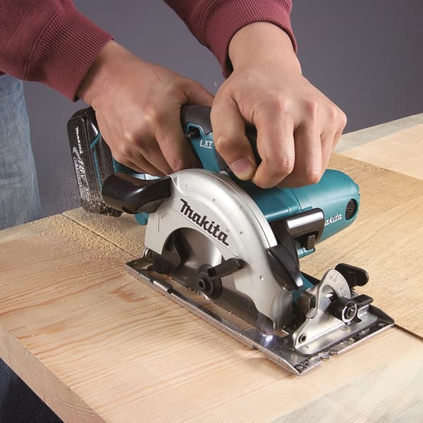 Makita DSS501Z Sladdlös cirkelsåg 18 V