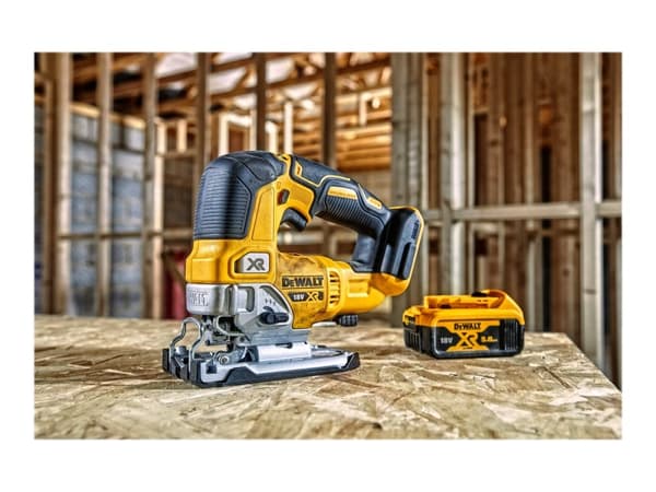 DeWALT Sticksåg 18V, Utan batteri och laddade