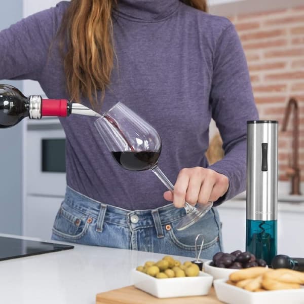 Cecotec Electric wine opener with Press function; it automatically opens the wine bottle when pressed. Aluminium body and 4 accessories: 2 non-drip w