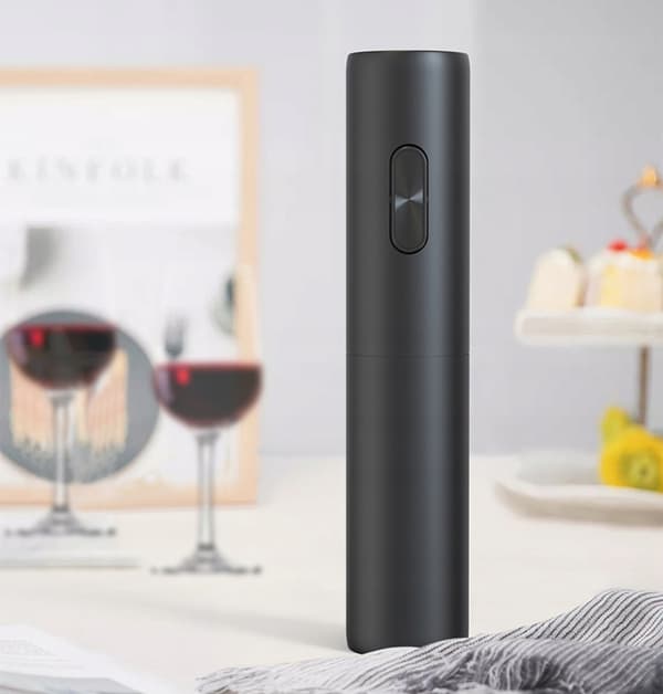 ELEKTRISK VINKORKSKRUVÖPPNARE PRESENTKNÄR
