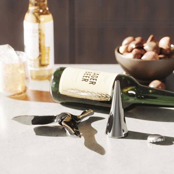 Tipsy fågelflasköppnare i krommetalldesign
