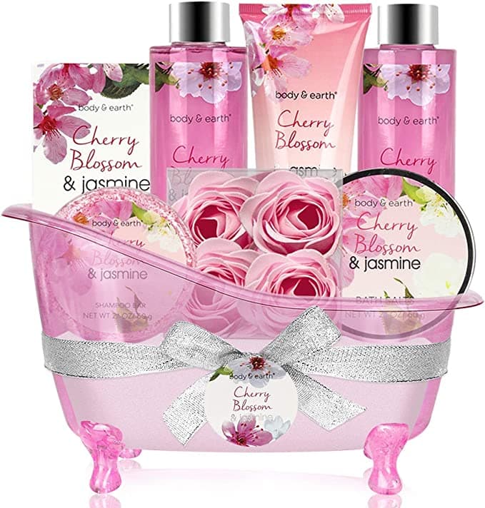 Presentset Dam Body&Earth 8st Cherry Blossom Jasmine Doft Badset Inklusive skumbadbad Duschgel Badsalt och mer Skönhetsset