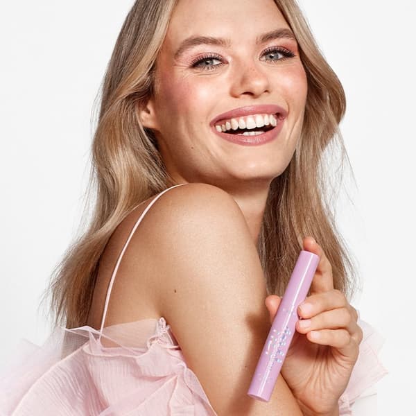 Oriflame THE ONE 5 in 1 Wonder Lash -ripsiväri syntymäpäivälahja - musta 8 ml