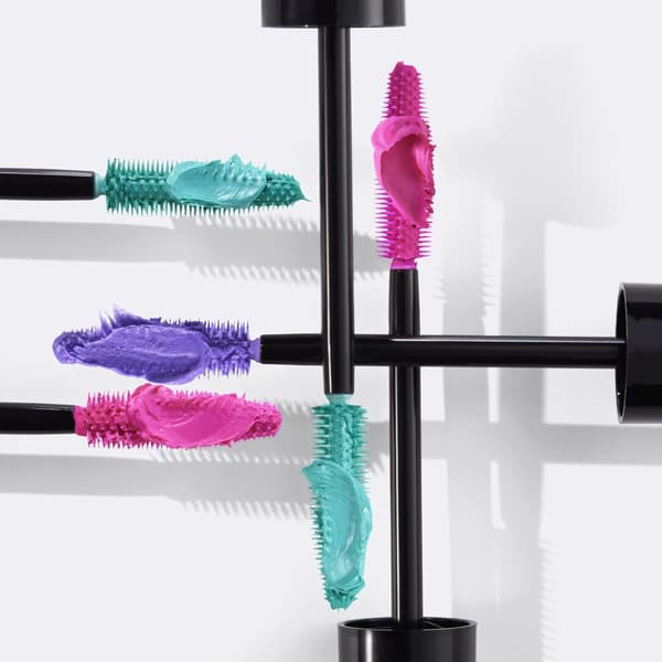 Oriflame Hypnotic Depth Mascara Shade Add - Minty Magic 8 ml