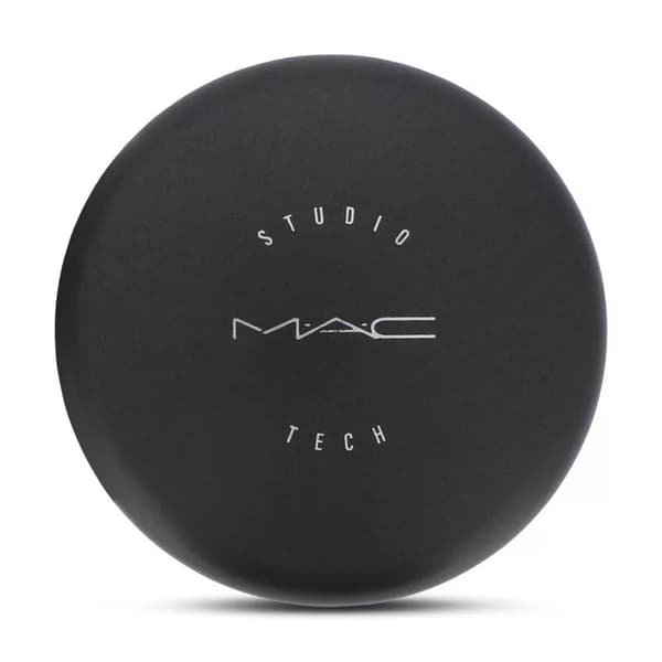 MAC Studio Tech Foundation NW58