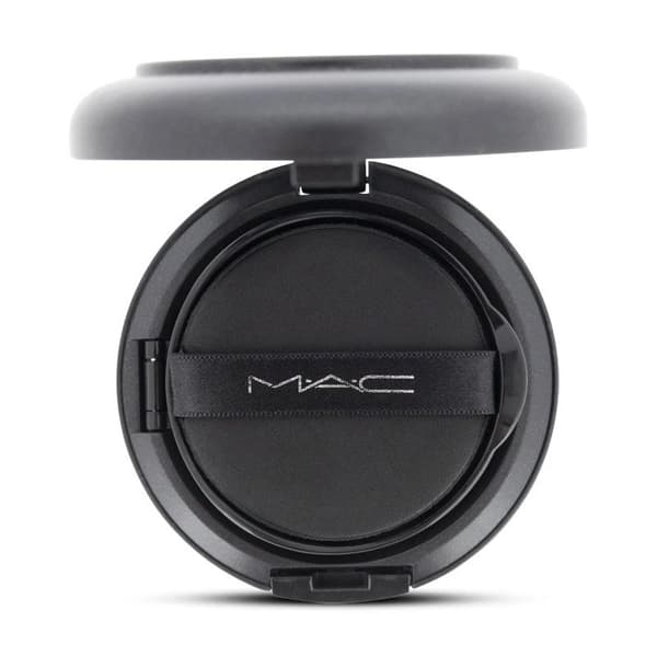 MAC Medium Foundation Matchmaster Shade Intelligence Compact 5.0 - Damaged Box